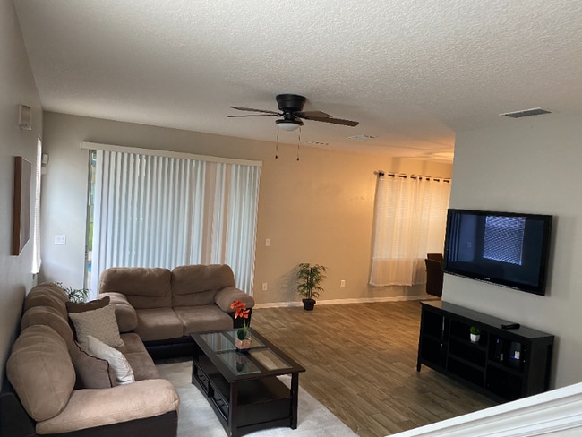 Photo - 1737 Royal Ridge Dr House