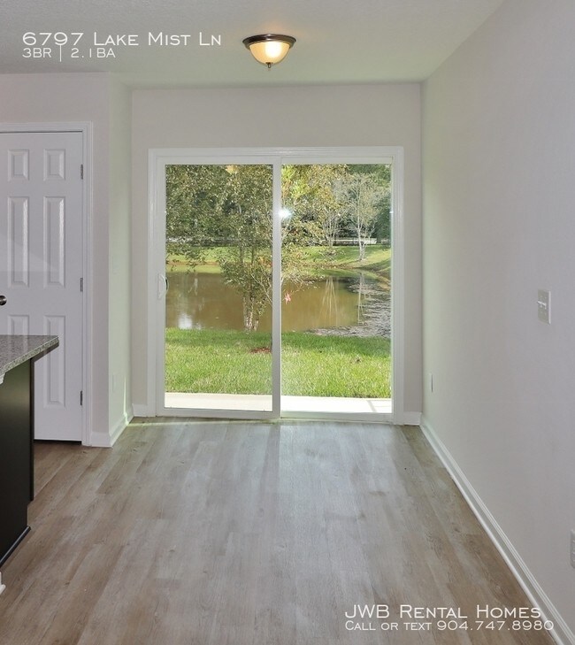 Foto del edificio - 6797 Lake Mist Ln
