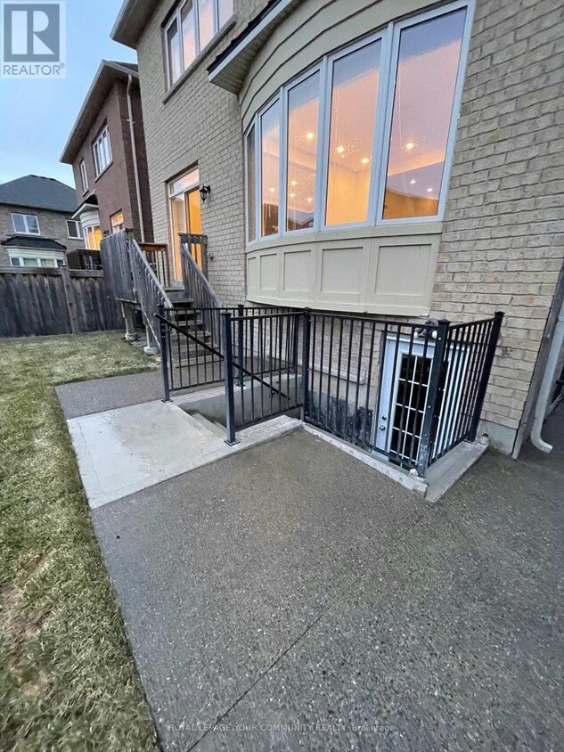 Photo principale - 306 Cedar Hedge Rd