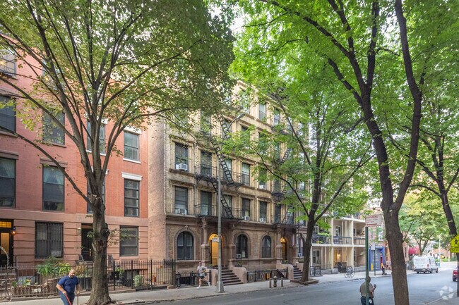 Building Photo - 264 W 25th St