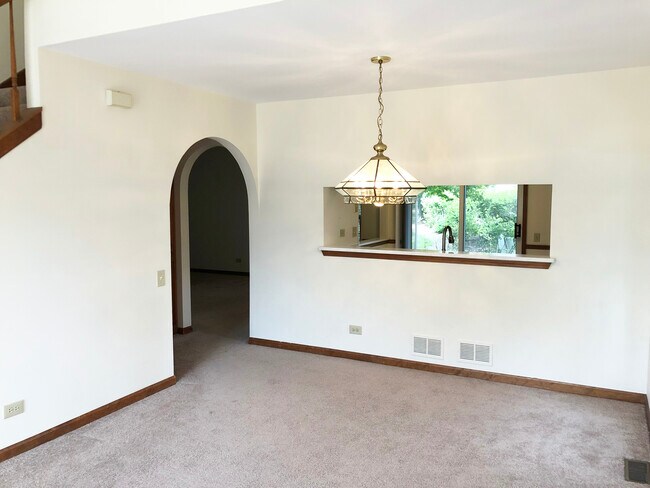 Building Photo - 4630 Jade Ln