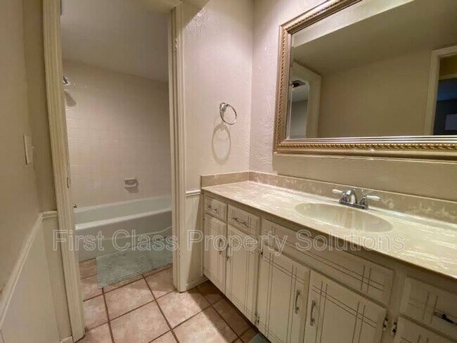 Foto del edificio - 6609 Laurel Rd
