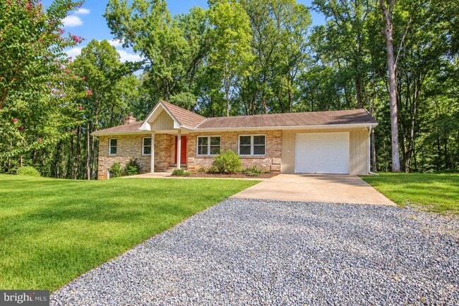 Building Photo - 6065 Eagles Nest Ln