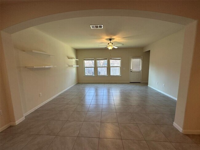 Foto del edificio - 14114 Madrigal Ln