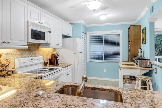 Foto del edificio - 3041 Sandpiper Bay Cir