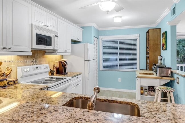 Building Photo - 3041 Sandpiper Bay Cir