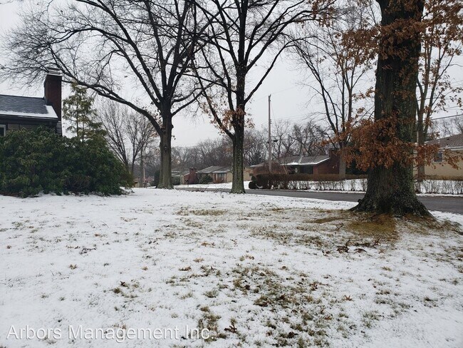 Foto del edificio - 3 br, 1.5 bath House - 343 Goldsmith Rd