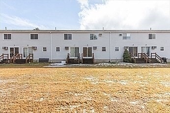 Building Photo - 18 Westford Rd