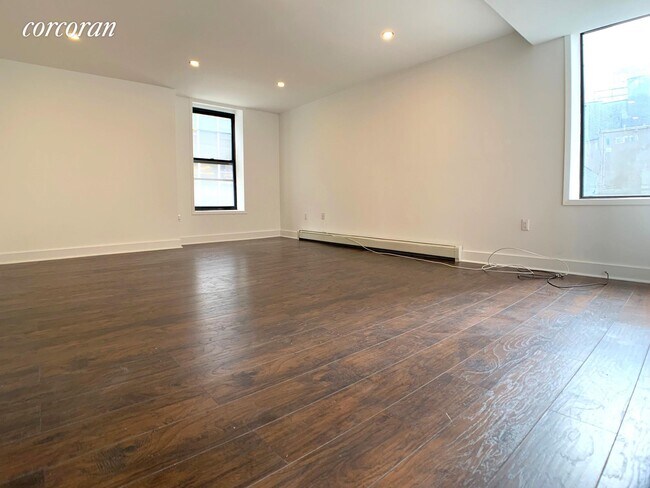 Building Photo - 835 3rd Ave