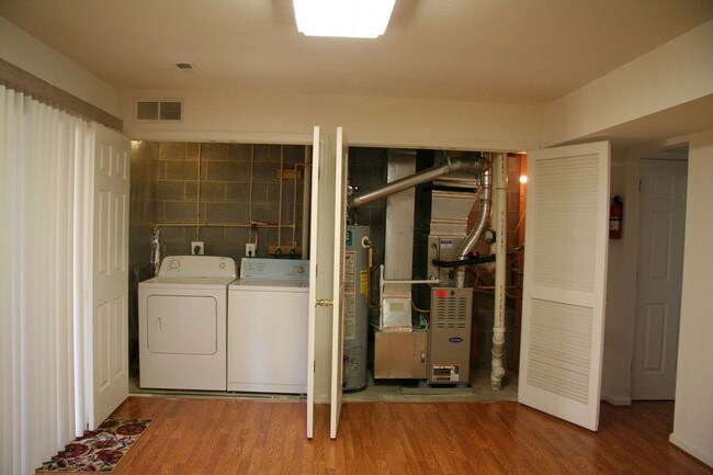 Building Photo - 6103 Cliffside Trl