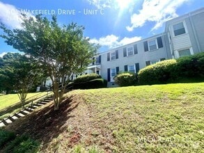 Building Photo - 404 Wakefield Dr