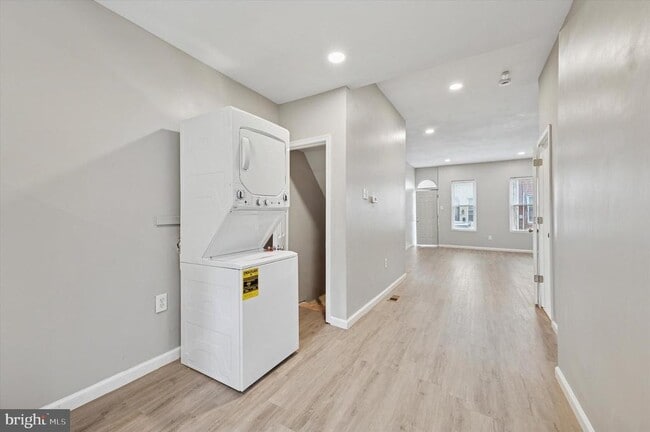 Building Photo - 1703 N Lambert St