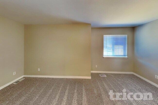 Building Photo - 15807 83 Ave E