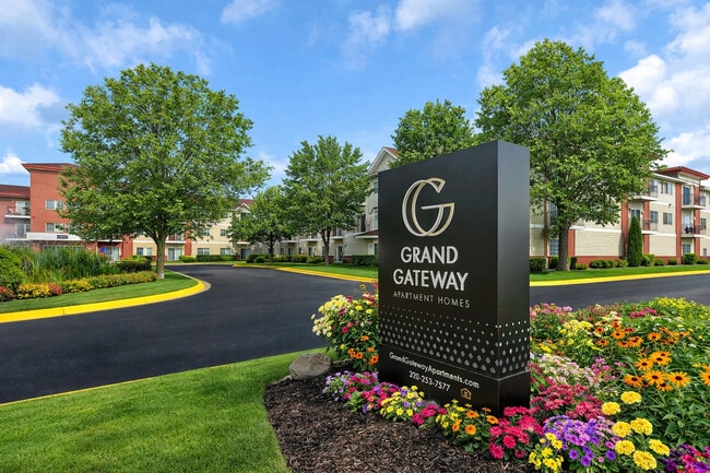 Building Photo - Grand Gateway