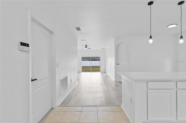 Foto del edificio - 4406 Hidden Meadow Dr