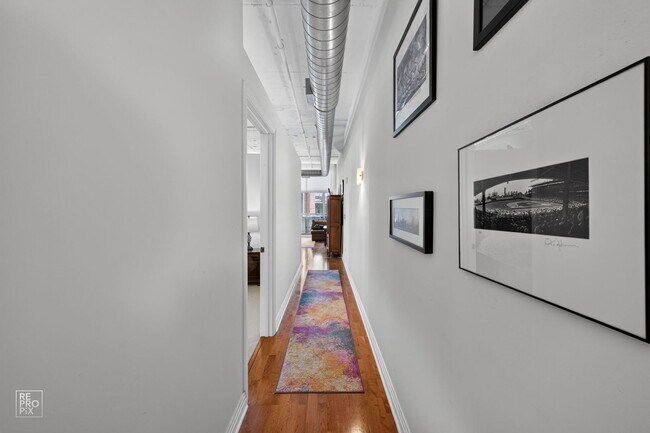 Foto del edificio - 565 W Quincy St