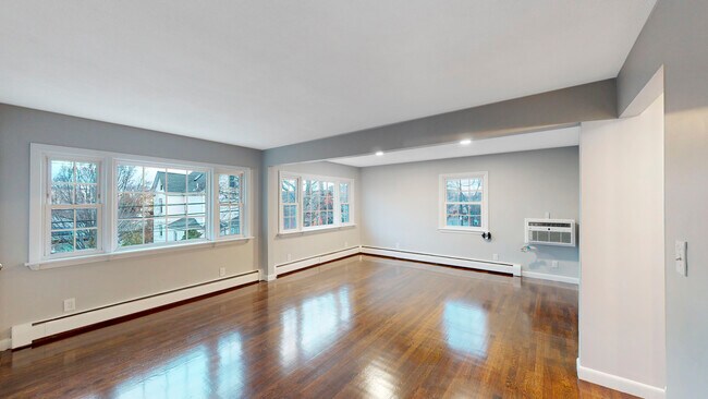 Building Photo - 90 Waldemar Ave