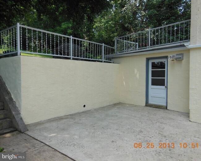 Building Photo - 103 S Ironstone Dr