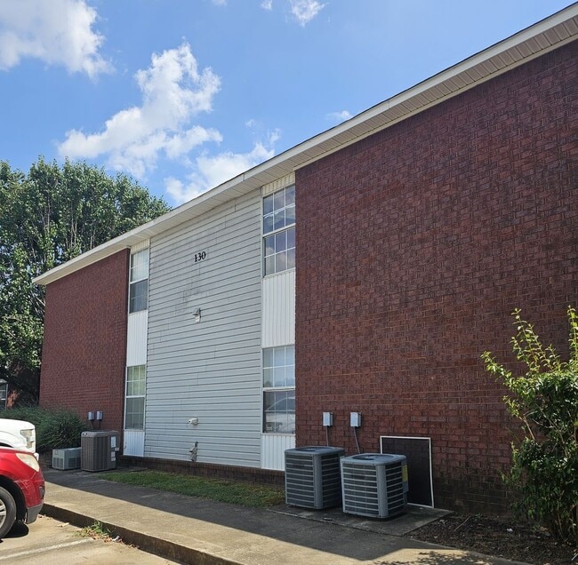 Building Photo - 51 Cedar Creek Ct