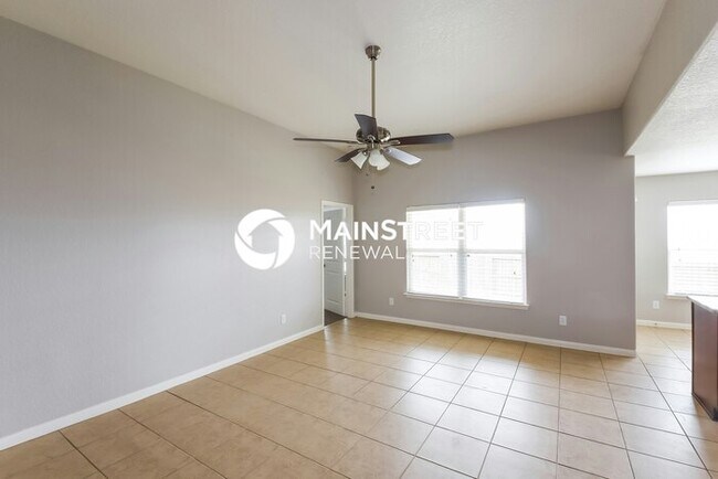 Building Photo - 3 Bedroom Pet-Friendly Home in San Antonio, TX with Main Street Renewal
