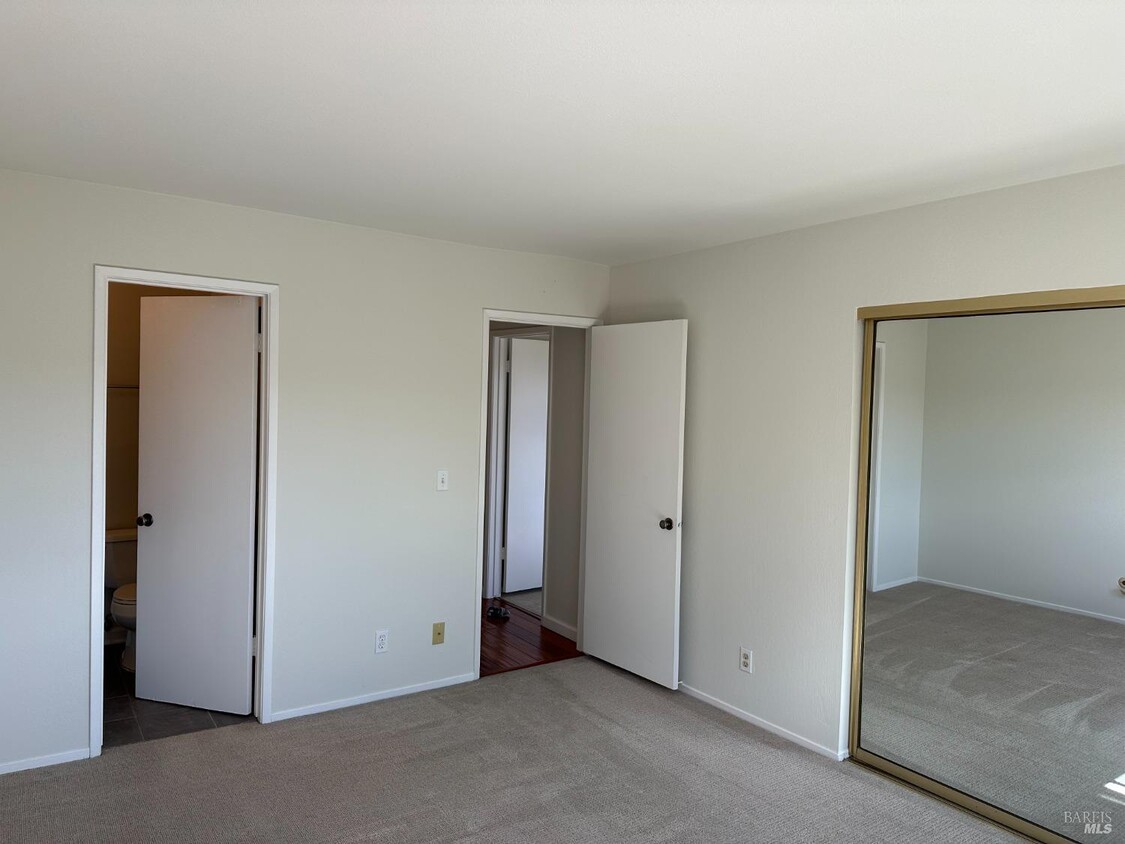Primary Photo - 19 Fielding Cir