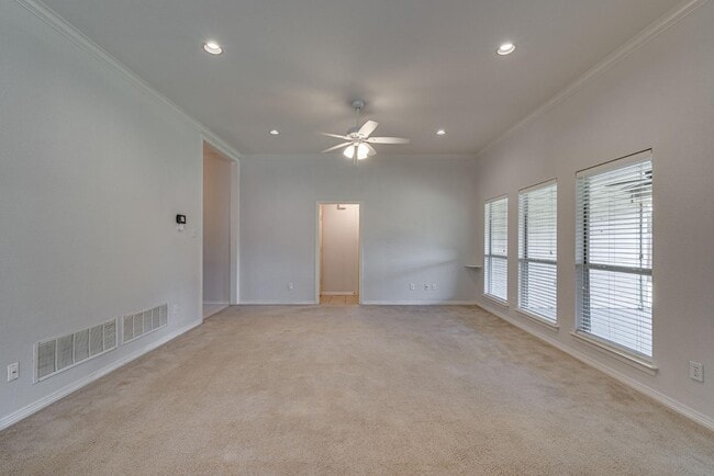 Building Photo - 1644 Greenway Ct
