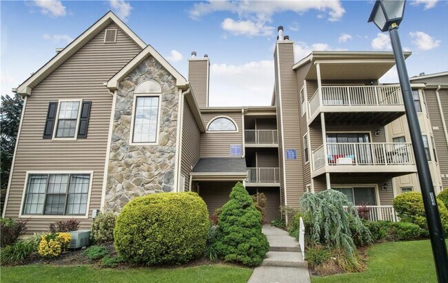 Foto del edificio - 394 Carhart Ct