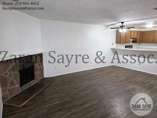 Building Photo - 251-33041 Federal Way Townhome