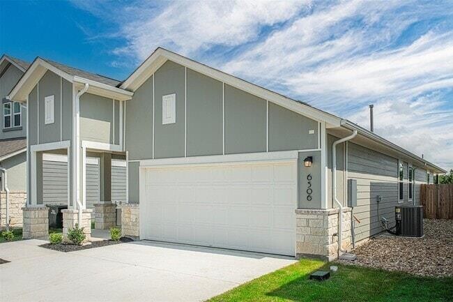 Foto del edificio - 6506 Marsh Ln