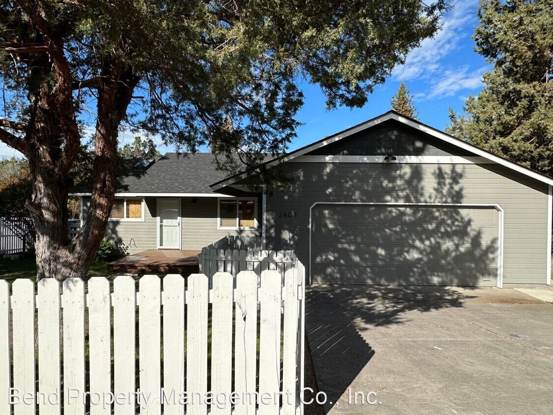 3 br, 2 bath House 2807 NE Ocker House Rental in Bend, OR