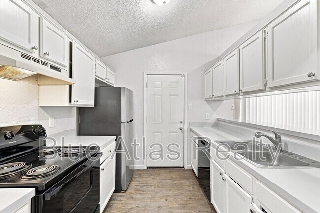 Building Photo - 10324 Whitingham Dr