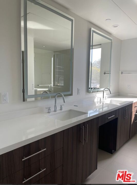 Foto del edificio - 1542 N Hoover St