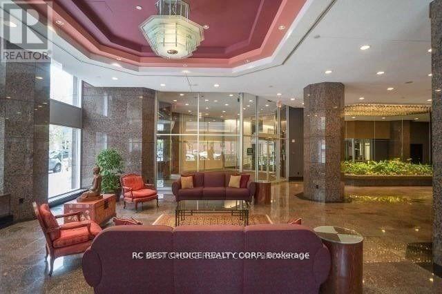 Building Photo - 38 Elm St