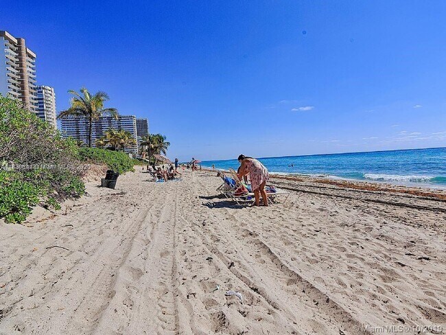 Foto del edificio - 2080 S Ocean Dr