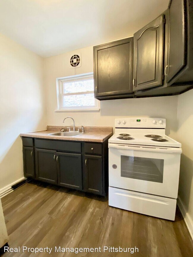 Building Photo - 2 br, 1 bath House - 1227 Stowe Ave. Apt. B
