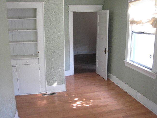 Building Photo - 1902 Tenth Street