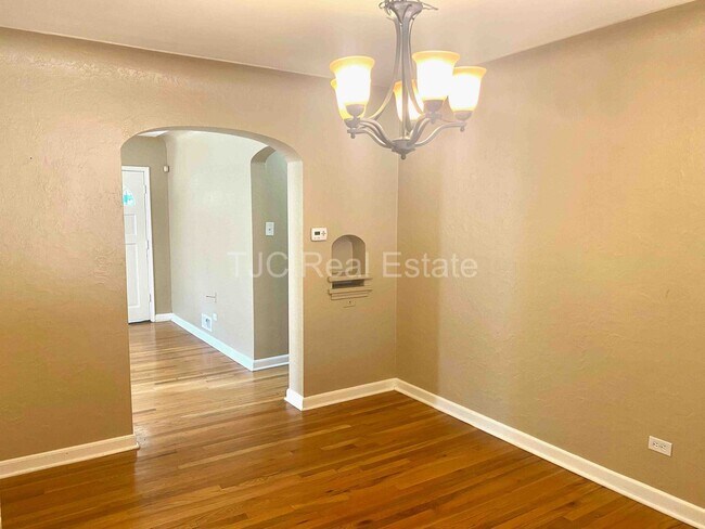 Foto del edificio - 798 Newport St