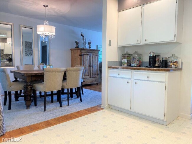 Building Photo - 4 br, 2 bath House - 9235 Newton St