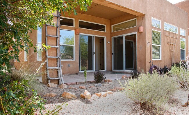 Foto del edificio - 6223 Goldfield Pl NE