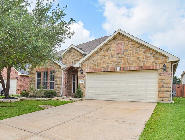 Foto del edificio - 17911 Serene Shore Dr