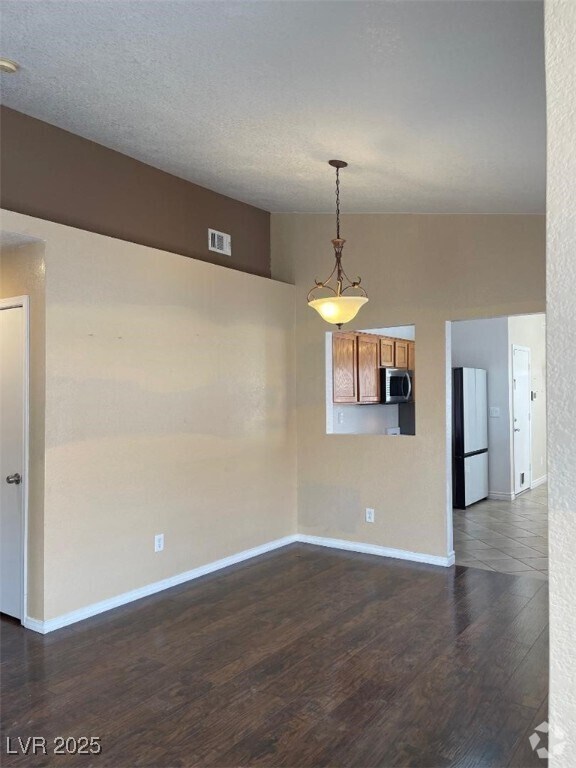 Building Photo - 951 Carnival Ave