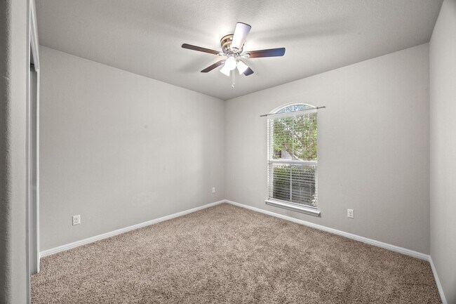 Building Photo - Charming 4-Bedroom Home in Desirable Avery...