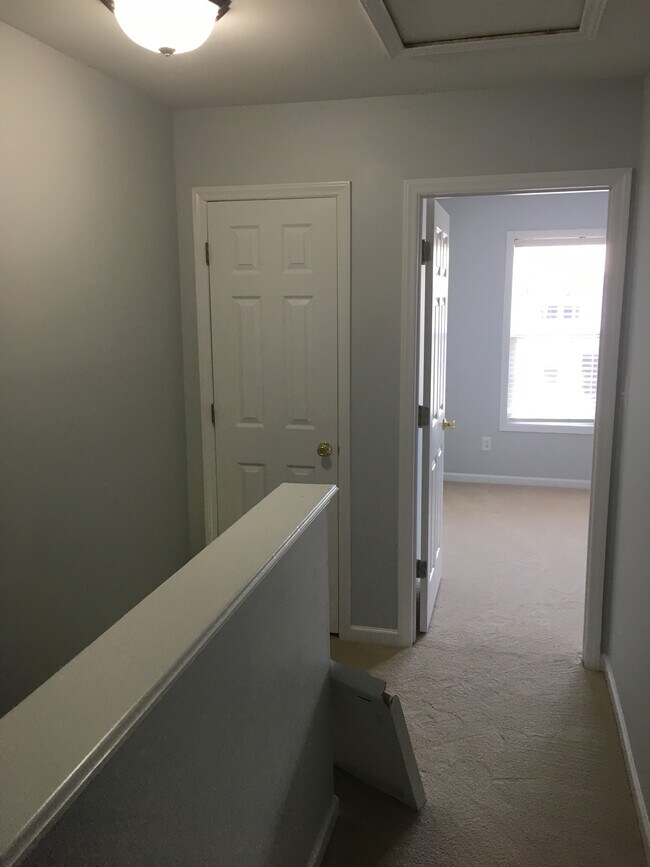 Building Photo - 26 Belhaven Dr
