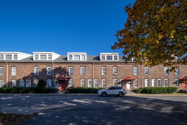 Building Photo - 50-62 East Street - 5B
