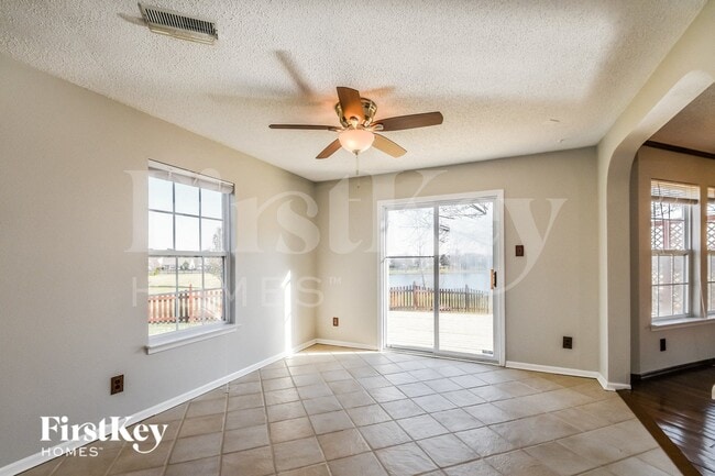 Foto del edificio - 19528 Windwood Pkwy