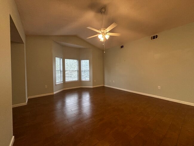 Living room - 1501 Partin Dr N