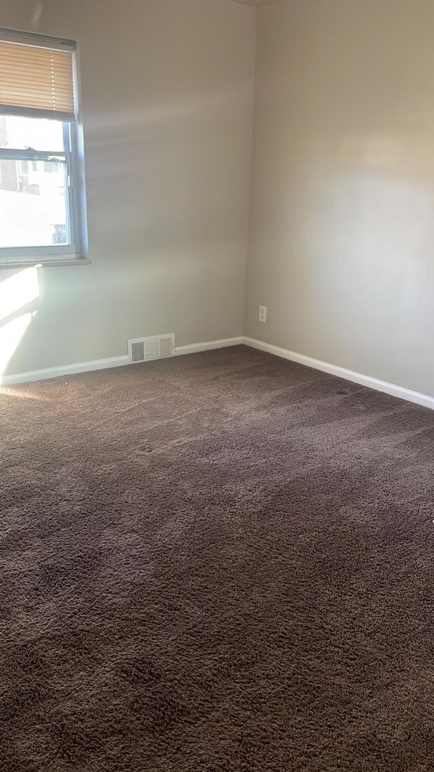 Building Photo - Beautiful Brick Bungalow - section 8 and o...
