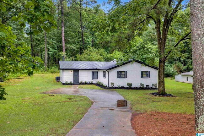Building Photo - 1115 Shades Ave