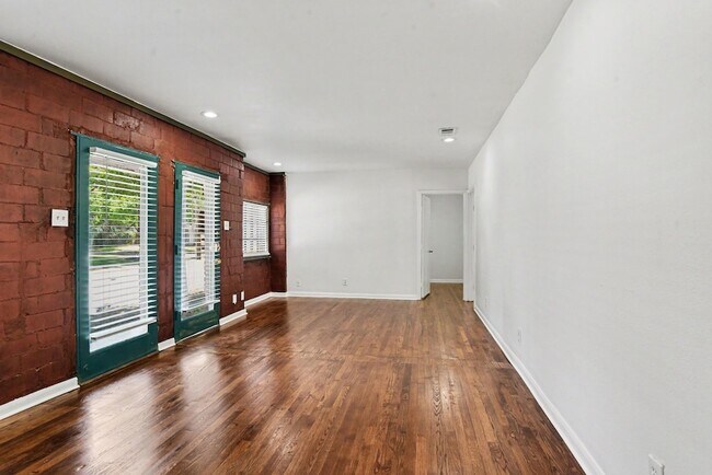 Foto del edificio - 405 N Prairie Ave