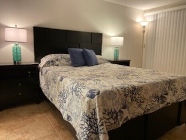 Foto del edificio - 8600 Ridgewood Ave